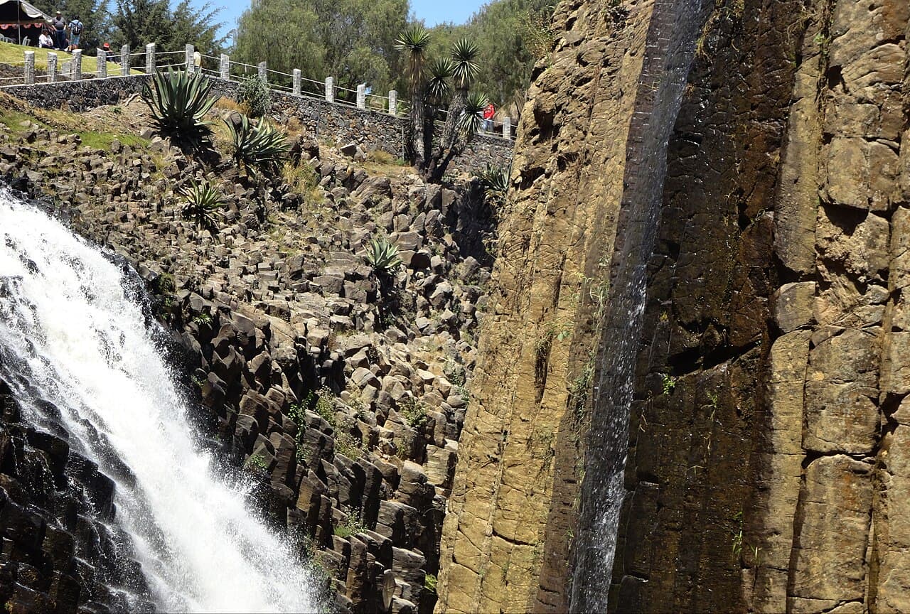 Huasca y Prismas Basálticos